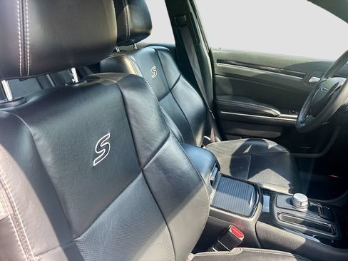 Used 2023 Chrysler 300 S w/ Comfort Group RWD image 29