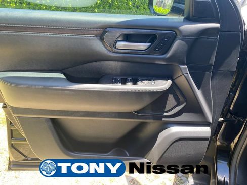 Used 2025 Nissan Armada SL w/ Captain's Chari Seat Package RWD image 31