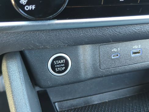 Used 2021 Nissan Rogue S image 28