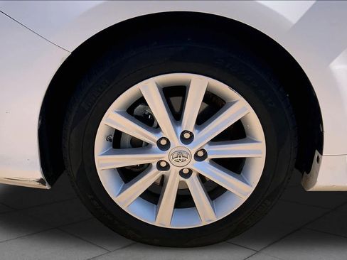 Used 2014 Toyota Camry XLE FWD image 11