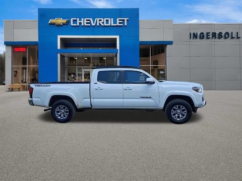 Used 2019 Toyota Tacoma SR5 AWD/4WD image 23