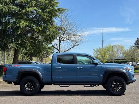 Used 2019 Toyota Tacoma TRD Off-Road w/ TRD Premium Off Road Package image 6