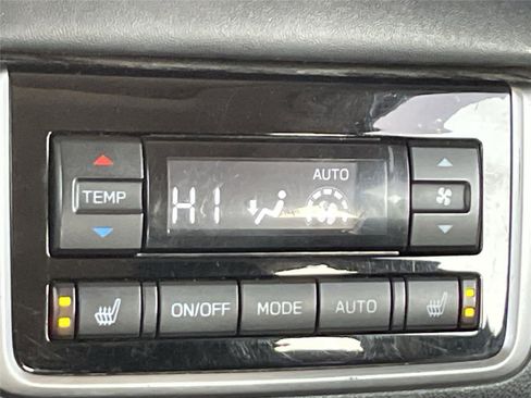 Used 2022 Subaru Ascent Limited w/ Technology Package image 20