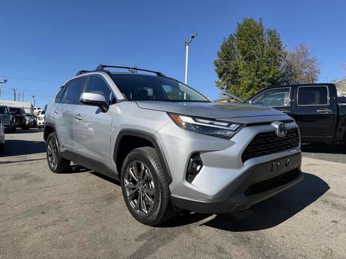 Used 2022 Toyota RAV4 XLE Premium image 1