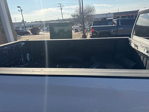 Used 2022 Chevrolet Silverado 2500 LT w/ Fleet Comfort Package image 6