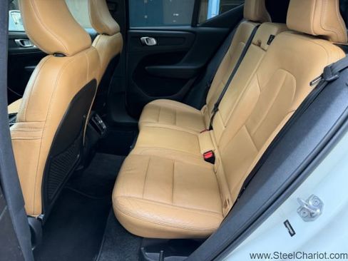 Used 2019 Volvo XC40 T5 Momentum image 15