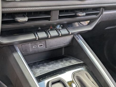 Used 2023 Chevrolet Colorado LT w/ LT Convenience Package image 24