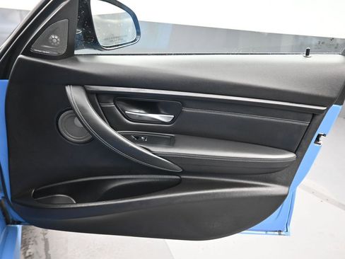 Used 2018 BMW M3 RWD image 39