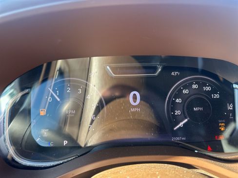 Used 2024 RAM 1500 Limited image 12