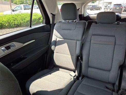 Certified 2025 Ford Explorer Active AWD/4WD image 12