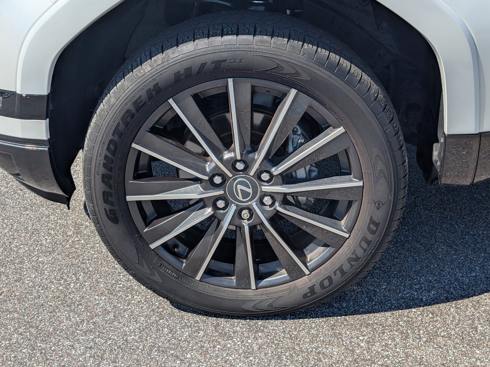 Used 2024 Lexus GX 550 w/ Accessory Package (2T) AWD/4WD image 9