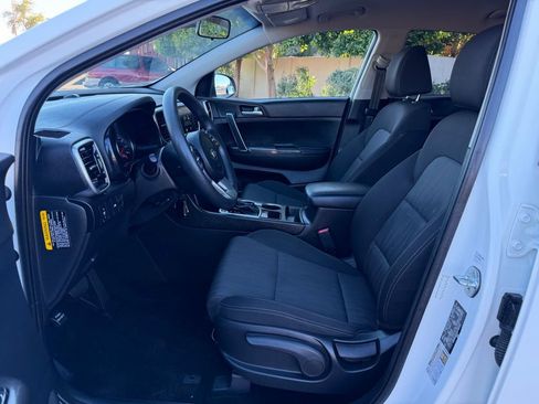 Used 2021 Kia Sportage LX image 18