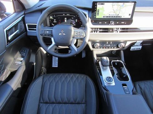 New 2026 Mitsubishi Outlander SEL FWD image 10