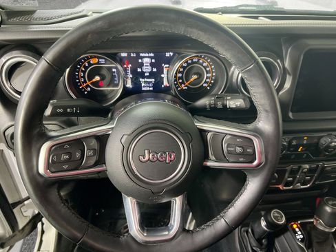 Used 2022 Jeep Wrangler Unlimited Sahara image 11