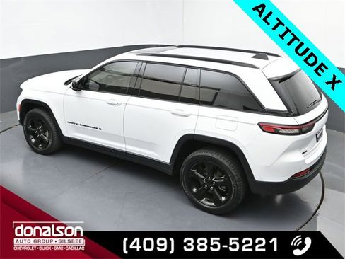 Used 2023 Jeep Grand Cherokee Altitude image 18
