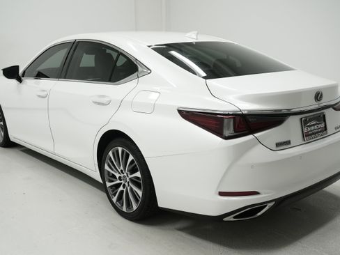 Used 2019 Lexus ES 350 w/ Luxury Package image 6