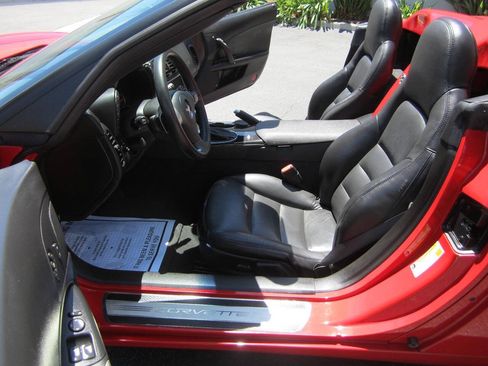 Used 2008 Chevrolet Corvette Convertible w/ Preferred Equipment Group RWD image 31