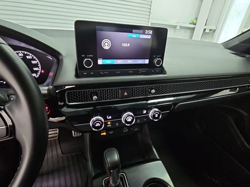 Used 2023 Honda Civic Sport image 13