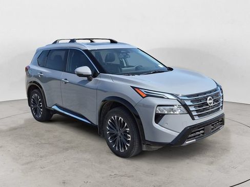 Used 2025 Nissan Rogue Platinum AWD/4WD image 3