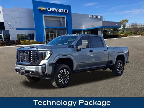 Used 2024 GMC Sierra 2500 Denali Ultimate image 4