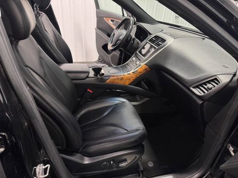 Used 2017 Lincoln MKX Reserve w/ Lincoln MKX Climate Package image 19