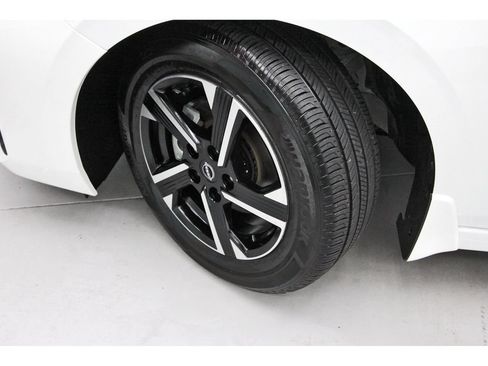 Used 2025 Nissan Sentra SV FWD image 28