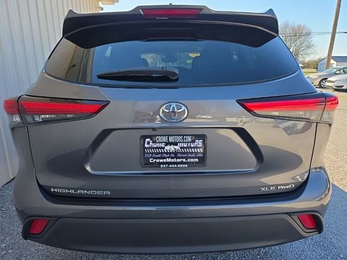 Used 2022 Toyota Highlander XLE image 6
