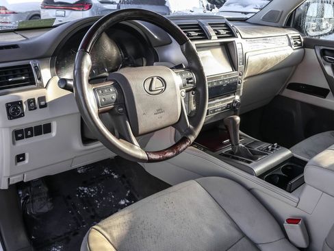 Used 2015 Lexus GX 460 image 4
