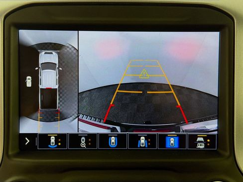 Used 2020 GMC Sierra 2500 SLT w/ Technology Package image 17