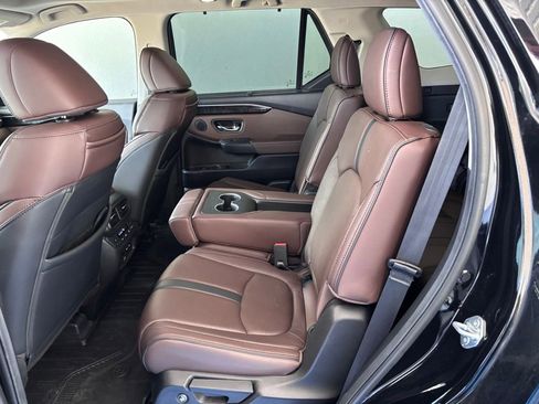 Used 2025 Honda Pilot Elite image 16