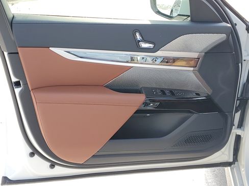 New 2026 BMW 740i xDrive image 5