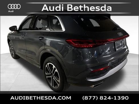 Certified 2025 Audi Q5 2.0T Premium Plus w/ Premium Plus image 5