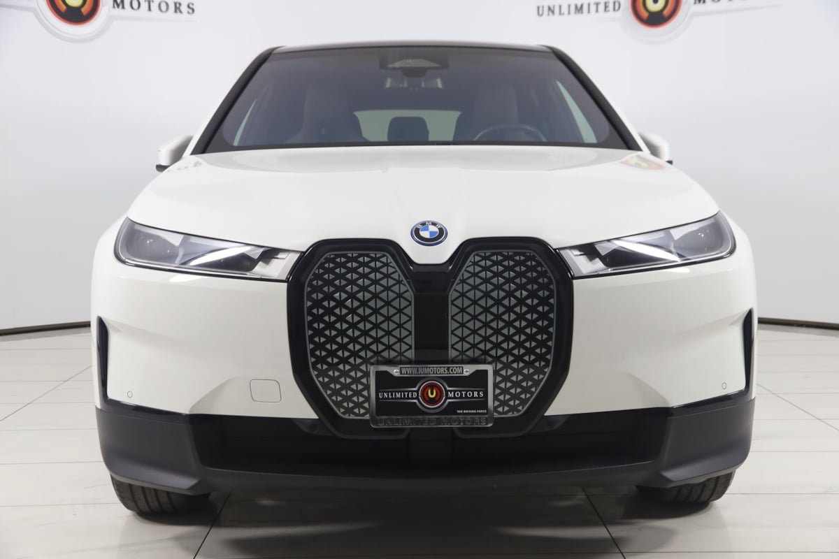 Used 2023 BMW iX xDrive50 AWD/4WD image 59