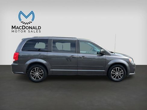 Used 2017 Dodge Grand Caravan GT image 8