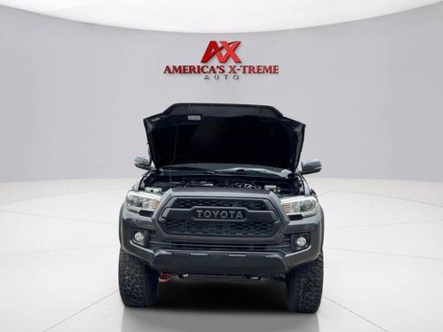 Used 2017 Toyota Tacoma TRD Off-Road w/ Premium & Technology Package AWD/4WD image 53