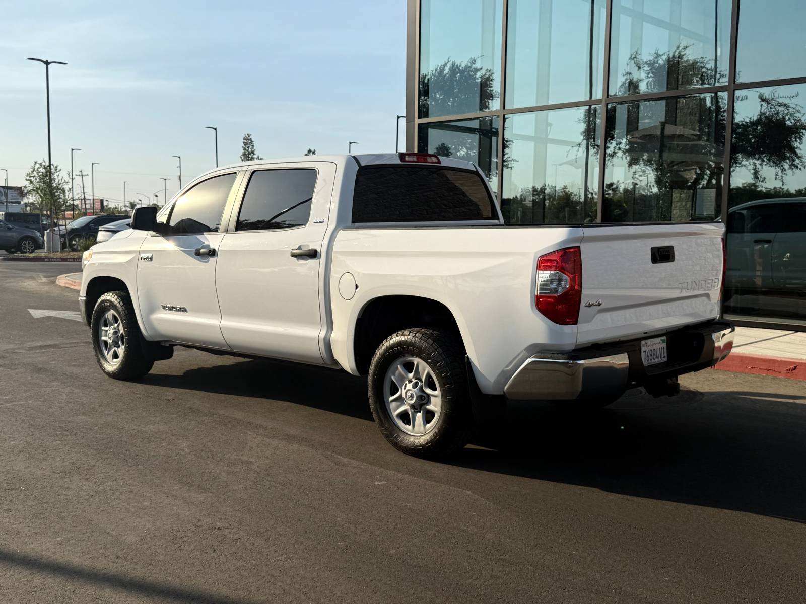 Used 2015 Toyota Tundra SR5 AWD/4WD image 9