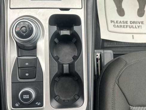Used 2022 Ford Explorer XLT image 36