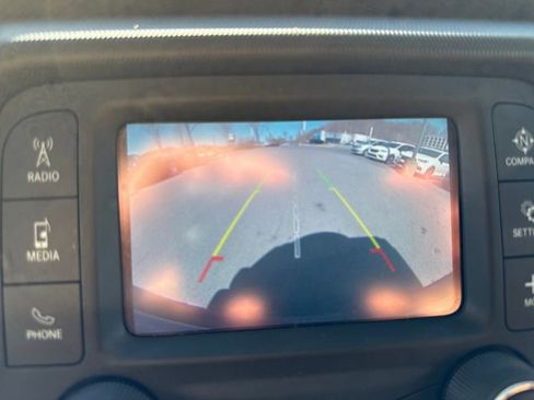 Used 2018 Jeep Wrangler Unlimited Sport S image 23