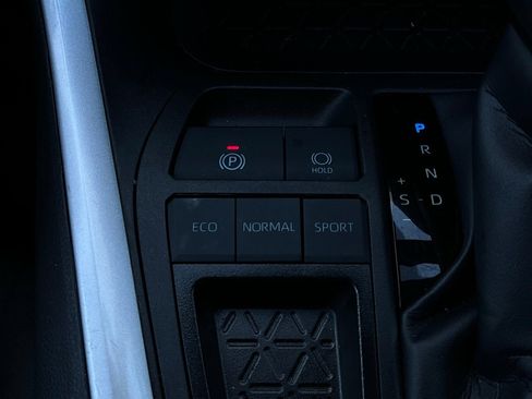 Used 2025 Toyota RAV4 XLE image 24