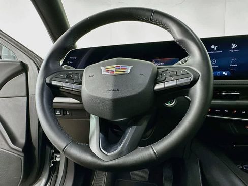 Used 2025 Cadillac XT4 Premium Luxury FWD image 16