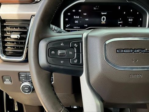Used 2024 GMC Sierra 2500 Denali w/ Denali Reserve Package AWD/4WD image 14