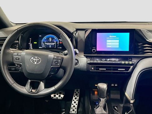 Used 2025 Toyota Camry SE w/ Convenience Package FWD image 19