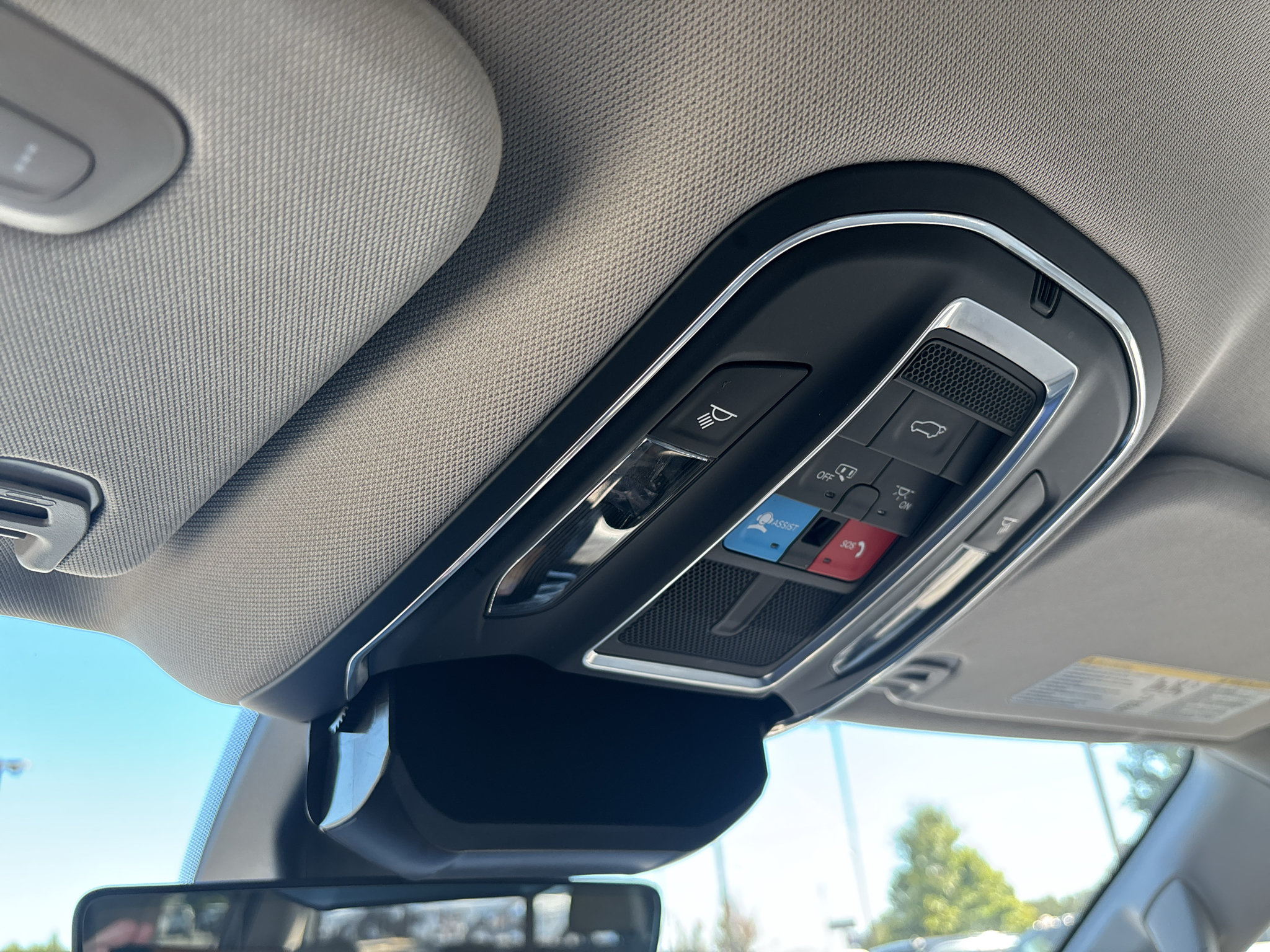 Used 2024 Jeep Wagoneer L Series II RWD image 19