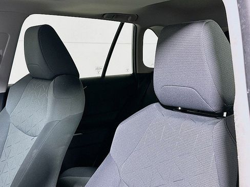 Used 2020 Toyota RAV4 XLE w/ Convenience Package image 20