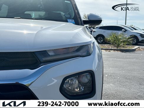 Used 2021 Chevrolet TrailBlazer LT w/ Sun and Liftgate Package image 9