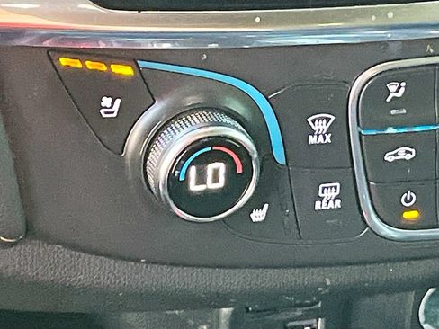Used 2020 Chevrolet Traverse Premier w/ Redline Edition FWD image 21