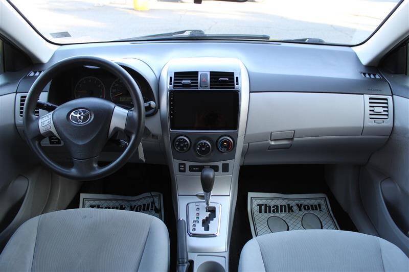 Used 2013 Toyota Corolla LE FWD image 13