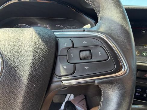 Used 2022 Buick Envision Essence w/ Safety Package FWD image 14