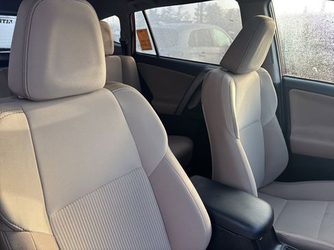 Used 2015 Toyota RAV4 XLE image 6