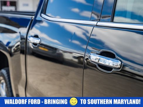 Used 2017 Chevrolet Silverado 1500 High Country image 16